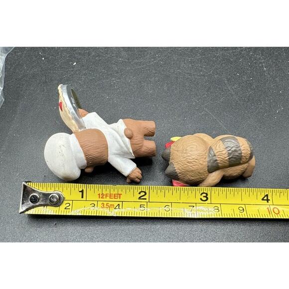 2 Mint Hallmark Valentine's Day Merry Miniature 1989 Teddy Baker & Raccoon -S1R - Picture 7 of 7